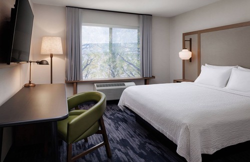 Dilworth Mountain Estates Hotel | Fairfield Inn and Suites by Marriott Kelowna