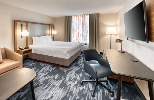 Steeles Industrial Hotel | Fairfield Inn and Suites by Marriott Toronto Brampton