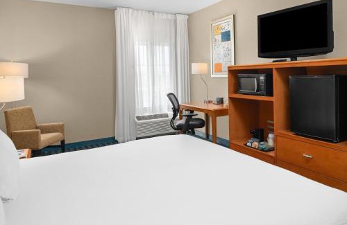 Elk Grove Hotel | Fairfield Inn and Suites by Marriott Elk Grove