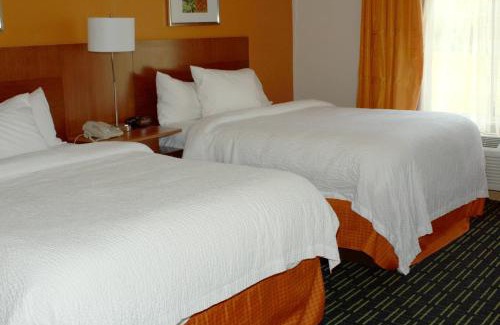 White Hall Hotel | Fairfield Inn & Suites by Marriott Fairmont