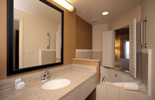 Edison Hotel | Fairfield Inn & Suites by Marriott Edison-South Plainfield