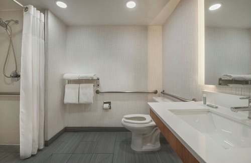 Hayward Hotel | Fairfield Inn & Suites by Marriott Oakland Hayward