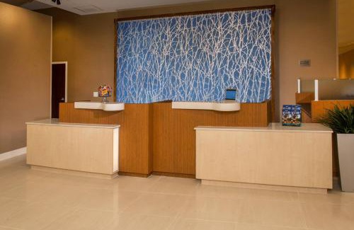 Washington Hotel | Fairfield Inn & Suites by Marriott Washington