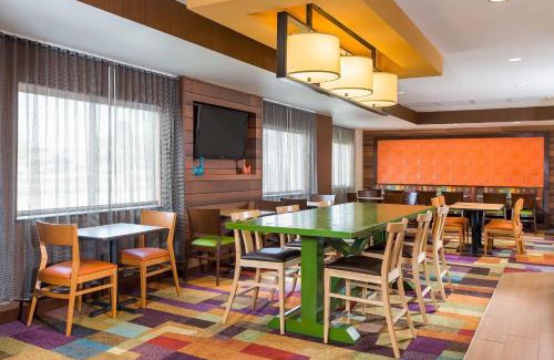East Beltline Hotel | Fairfield Inn & Suites Grand Rapids