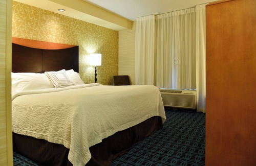 Windsor Locks Hotel | Fairfield Inn & Suites Hartford Airport