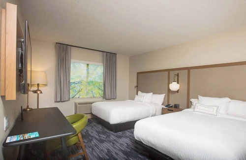 Broomall Hotel | Fairfield Inn & Suites Philadelphia Broomall/Newtown Square