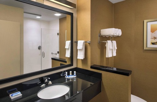 New Castle Hotel | Fairfield Inn & Suites Wilmington New Castle