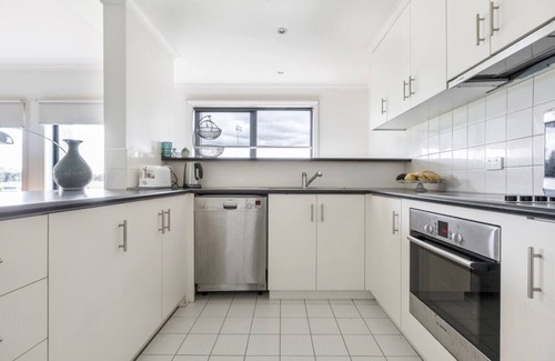 Thornbury Apartment | Fairfield Views A Recreation Retreat for Families