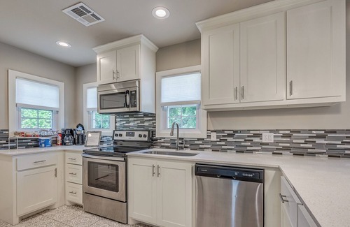 Central Oklahoma City House | Fairgrounds Retreat newly remodeled weekly/monthly discounts