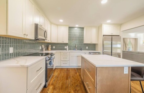 Fairview House | Fairview Escape 3BR, Sleeps 8 + Arcade, 4 Beds