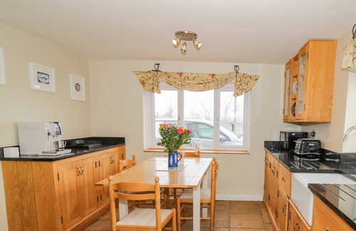 Angelbank Cottage | FAIRVIEW HOUSE, pet friendly, with open fire in Hopton Wafers