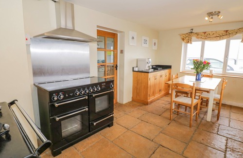 Angelbank Cottage | FAIRVIEW HOUSE, pet friendly, with open fire in Hopton Wafers