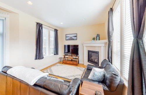 Seaside House | Fairway and Far Away