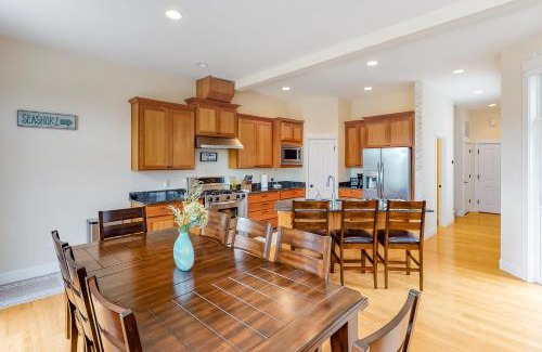 Seaside House | Fairway and Far Away