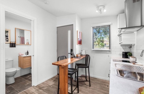 Connolly Cottage | Fairway Cottage Connolly 5 mins to golf course!