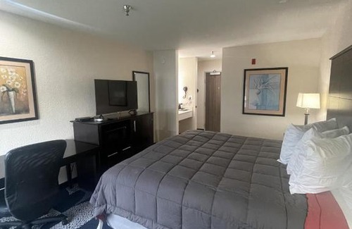 Iowa Hotel | Fairway Inn