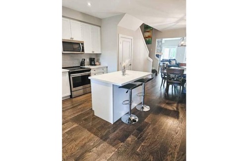 Gravenhurst House | Fairway Retreat At Muskoka Bay Resort | Sleeps 8