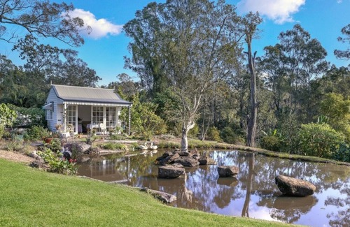 Gilston Cottage | Fairytale Cottage - 20 minutes drive to Broadbeach