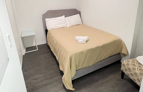 West Hill Condo | Falaise Flowers - Modern Uptown Toronto