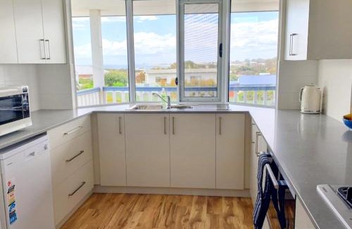 Falcon House | Falcon Bay Family Retreat