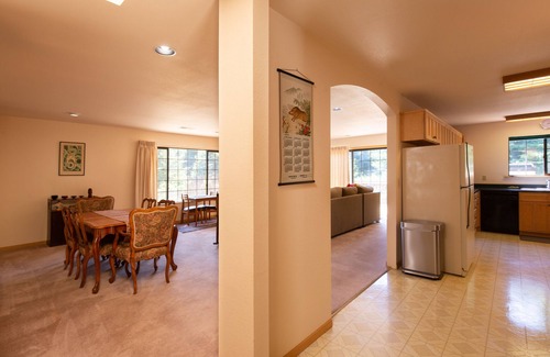 McKinleyville House | ☀️🌲Falcons Perch: Nature Lover's Dream, in coastal hills above Blue Lake🪶