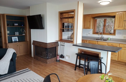 Hingham Cottage | Fall dates available at SurfDaze!
