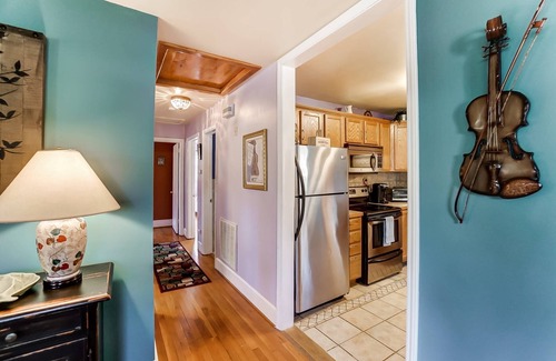 Oakhurst House | Fall Deal: 10% Off 3+ Night Stays Until Oct 31!