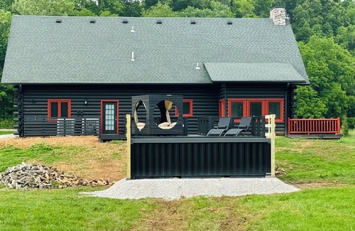 Rogers Cabin | Fall Foliage Cabin on Creek,Gravel Trail, Hot Tub&Sauna on 6acres 12 mins to DTR