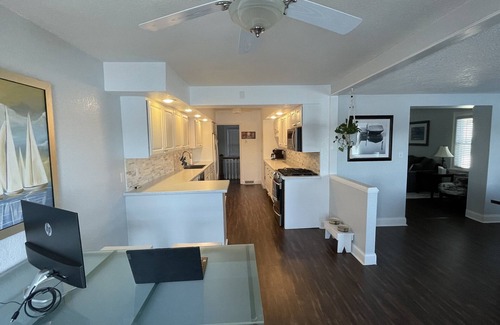 Decatur House | FALL IN LOVE! Lakefront, firepit w/FIREWOOD, family/dog friendly, SUP, Kayak