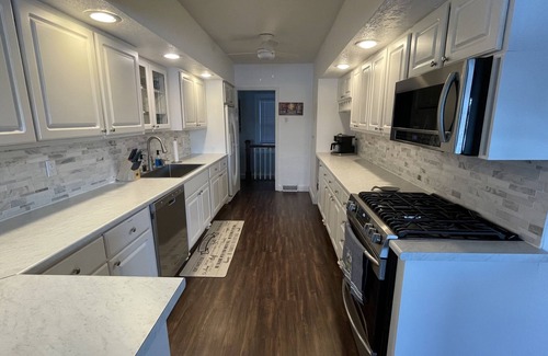 Decatur House | FALL IN LOVE! Lakefront, firepit w/FIREWOOD, family/dog friendly, SUP, Kayak