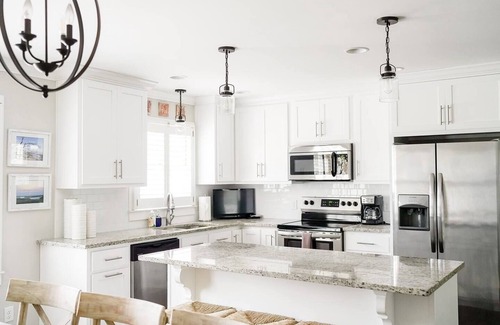 Saint Simons Heights House | Fall Special | Family cottage with golf cart!