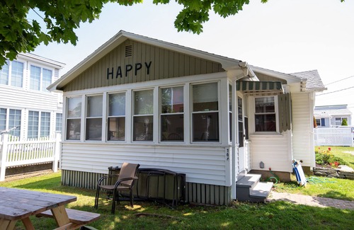 Wells Beach Cottage | FALL WEEKS STILL OPEN! Steps to the beach in Wells, perfect for families!
