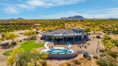 Rio Verde Foothills House | Fallbrook by AvantStay Secluded Home on 40acres wPool Rooftop Trails