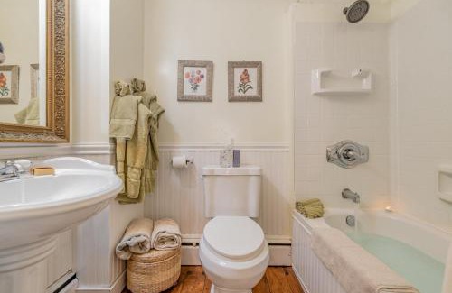 Carlisle Bed & Breakfast | Fallen Tree Farm Bed and Breakfast