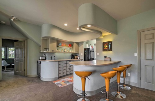 Bella Vista Cottage | Falling Water Chalet Upper Unit: Near Bike Trails!