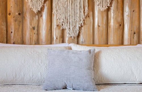 Jefferson Cabin | Fall’n Love in the White Mountains. Log Cabin. Views.