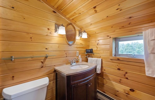 Jefferson Cabin | Fall’n Love in the White Mountains. Log Cabin. Views.