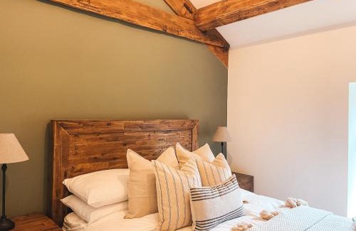 Abercwmboi House | Falls Cottage by Solace Stays