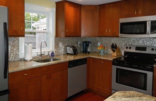 Falmouth Heights Cottage | Falmouth Heights Cottage welcomes Disabled~EVs~Pets … Walk to Beach~Harbor~Town