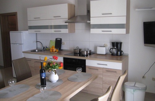 Ljubac Apartment | FAMILIES, GROUPS, SANDY BEACH, DISCOUNT, AIR CONDITIONING INCL.