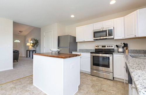 Piedmont House | Families + Pets Welcome! Fenced Yard! 30+ day stay