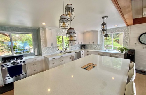 Quadra Island House | Family adventures await in this ocean front house! (Pet friendly!)n