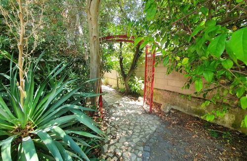 Livry-Gargan House | Family and Business Stay! Spacious 135m2 house (garden and parking)