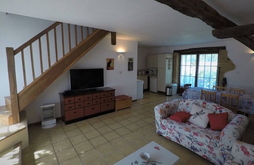 Frayssinet-le-Gelat House | Family and pet-friendly 3 bedroom rural retreat close to river Lot and vineyards