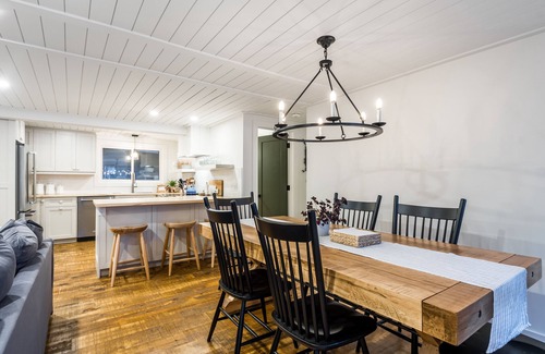 Algonquin Highlands Cottage | Family And Pet Friendly Lakefront Cottage With Bunkie On Oxtongue Lake