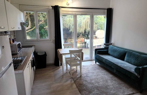 Noisy-le-Sec Apartment | Family apartment with private garden and terrace 10 minutes from the metro and RER station.