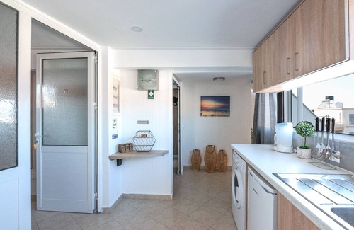 Kissamos Apartment | Family Apartment with terrace and sea view 10 minutes from the beach