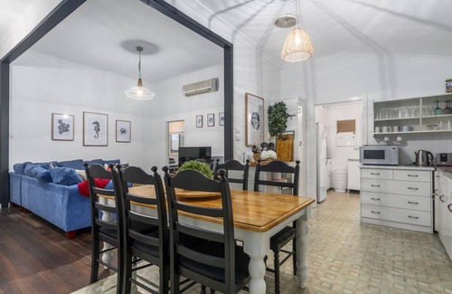 Rockingham House | Family Beach and Fishing Getaway in Rockingham