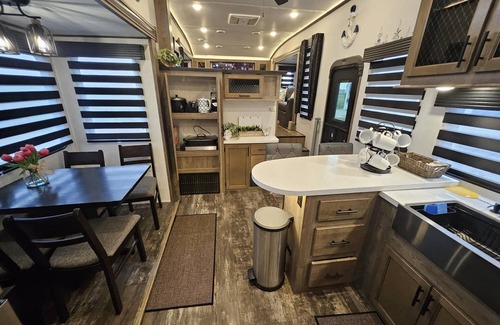 Port Bolivar House | Family Beach Getaway Luxury 5th Wheel-Sleeps 7