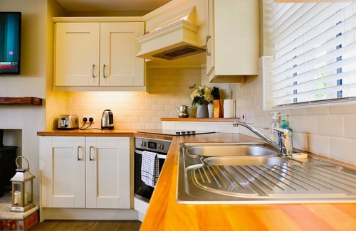 Newry House | Family-Bungalow-Private Bathroom-Countryside view